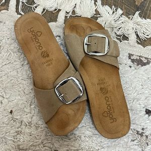 Yokono sandals
